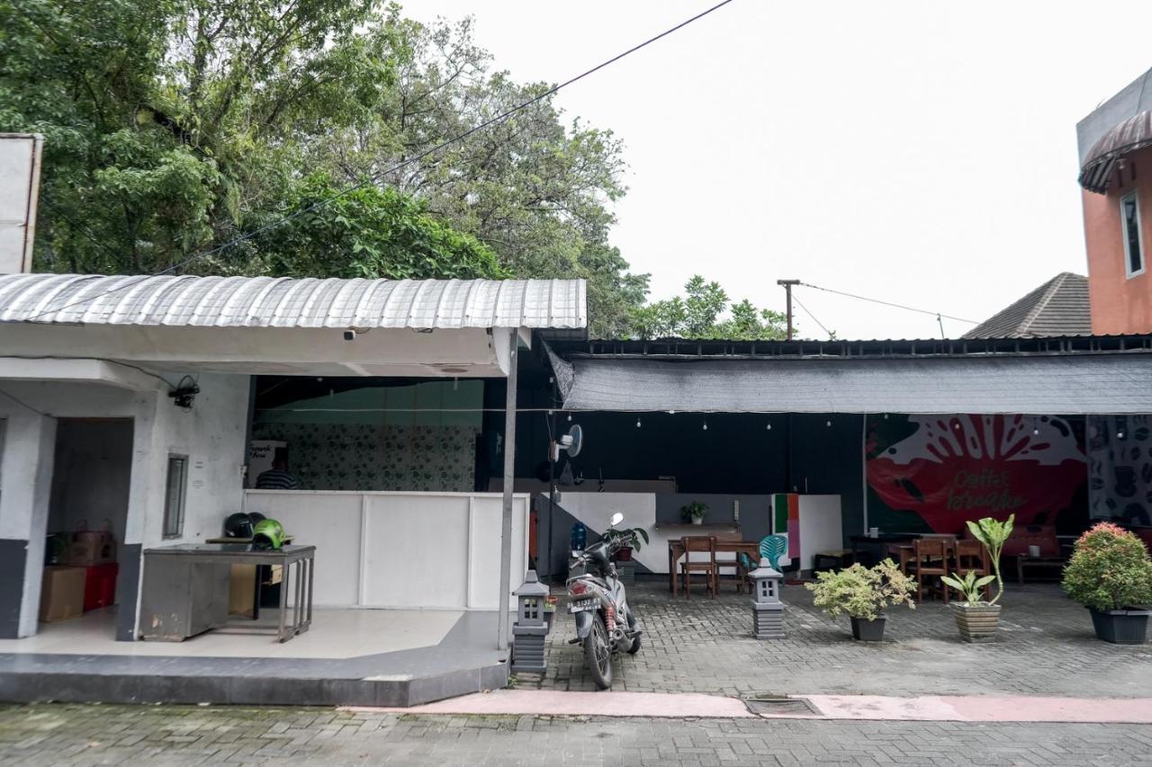 Djaboerigin Mongonsidi Guest House RedPartner Medan Extérieur photo